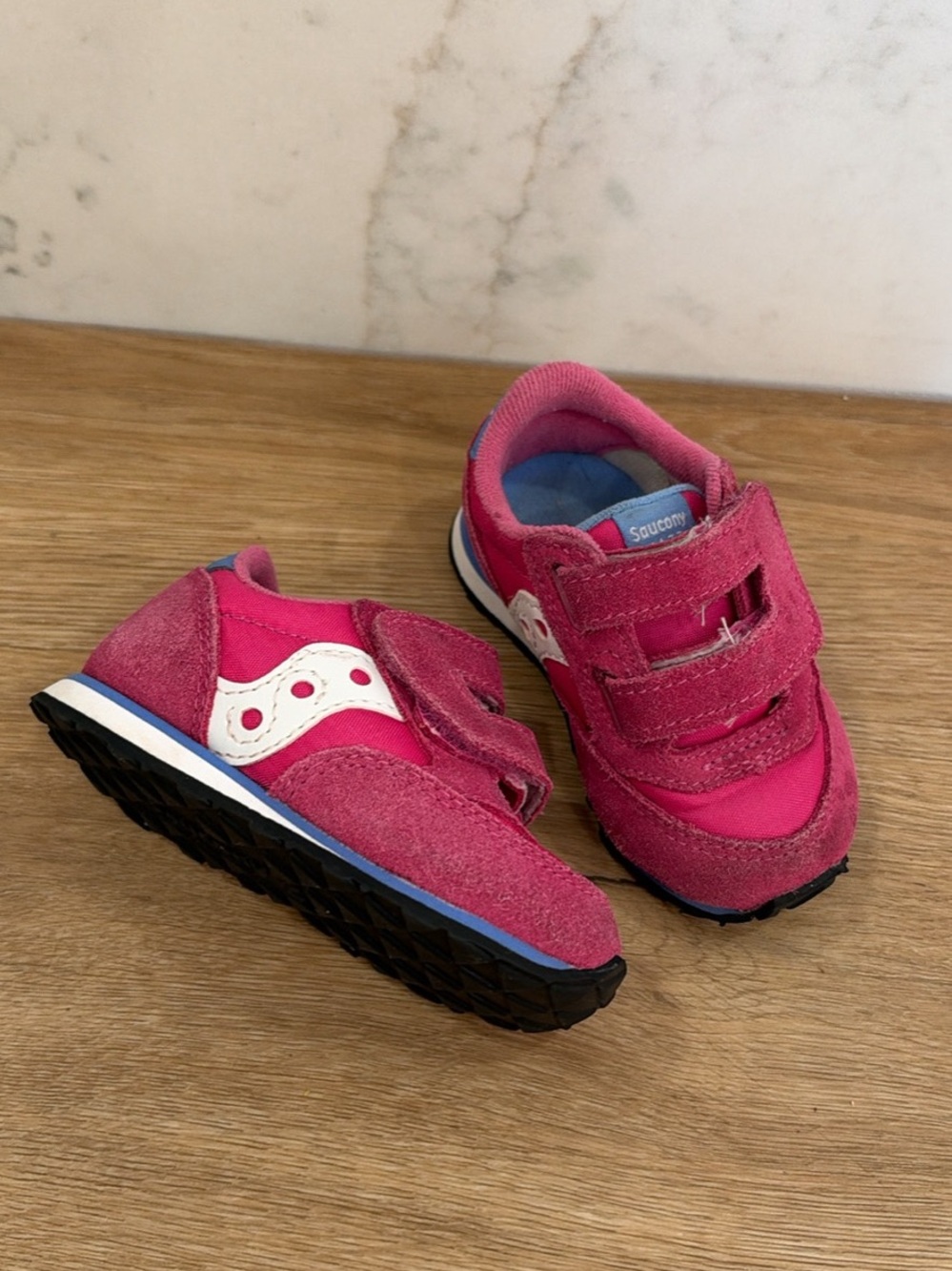 Saucony Kids' Pink Velcro Sneakers size 4m